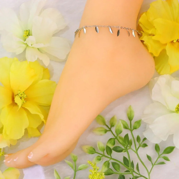 Minimalist Anklet, Sleek & Modern Design, Women’s Fashion, YC110287-A - Picture 8 of 10